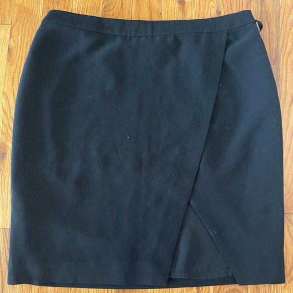 Ralph Lauren classic black skirt with slit, size 4 - Picture 1 of 2